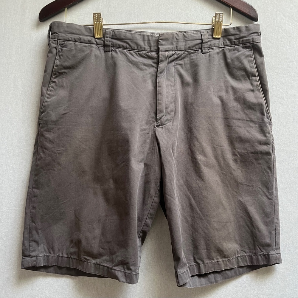 Club Monaco Men's Classic Gray Chino Shorts Sz 32